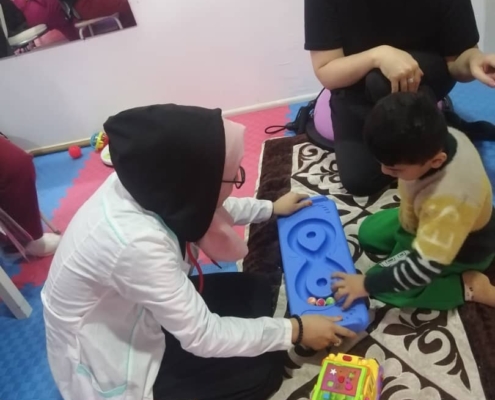 health worker puts in practice what she learned from DVC